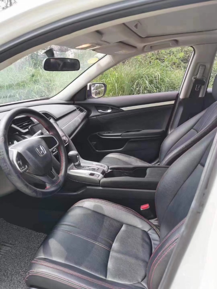 武汉18年本田思域8