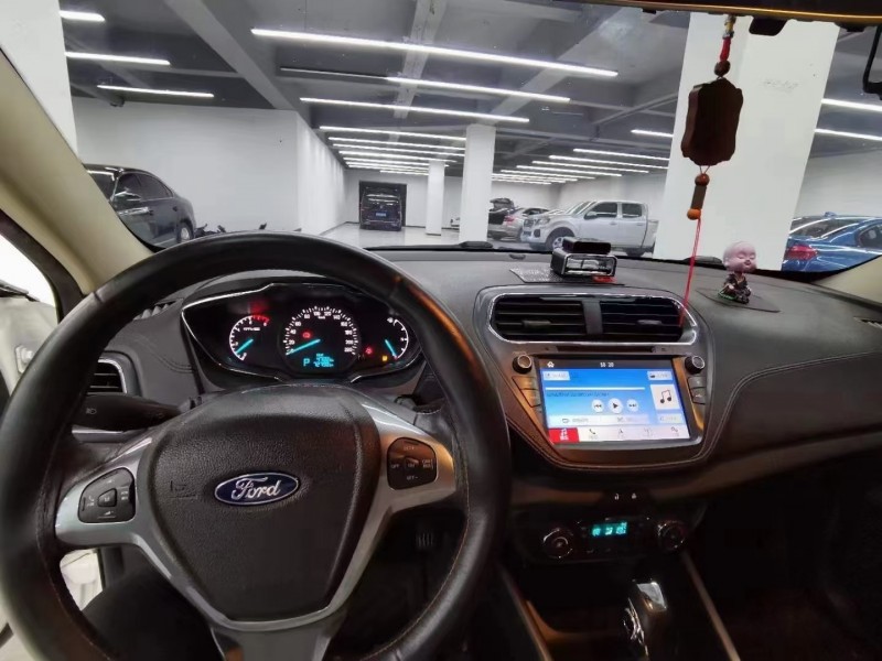 潍坊18年福特福睿斯8