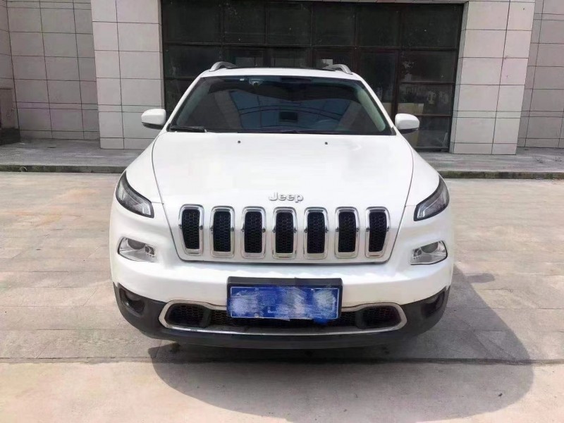 濰坊19年Jeep自由光1