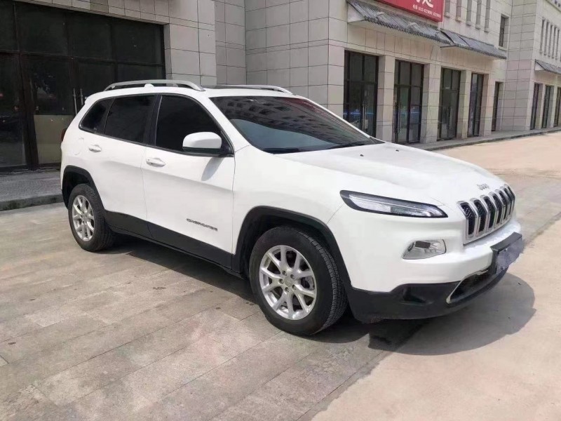 濰坊19年Jeep自由光3