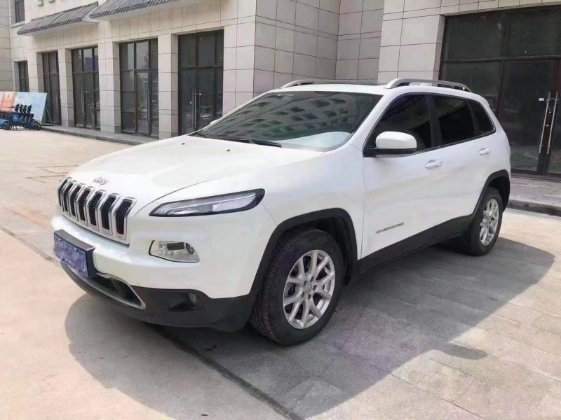 濰坊19年Jeep自由光2