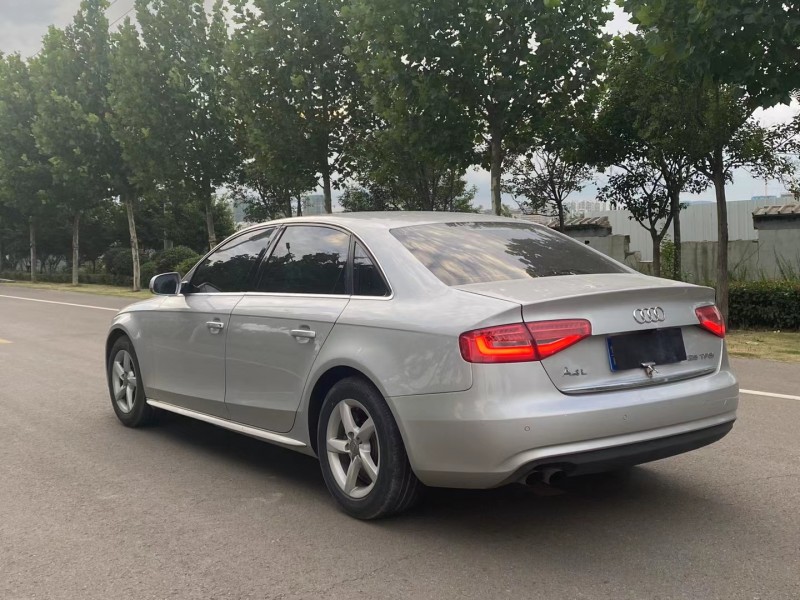 徐州12年奥迪A4L7