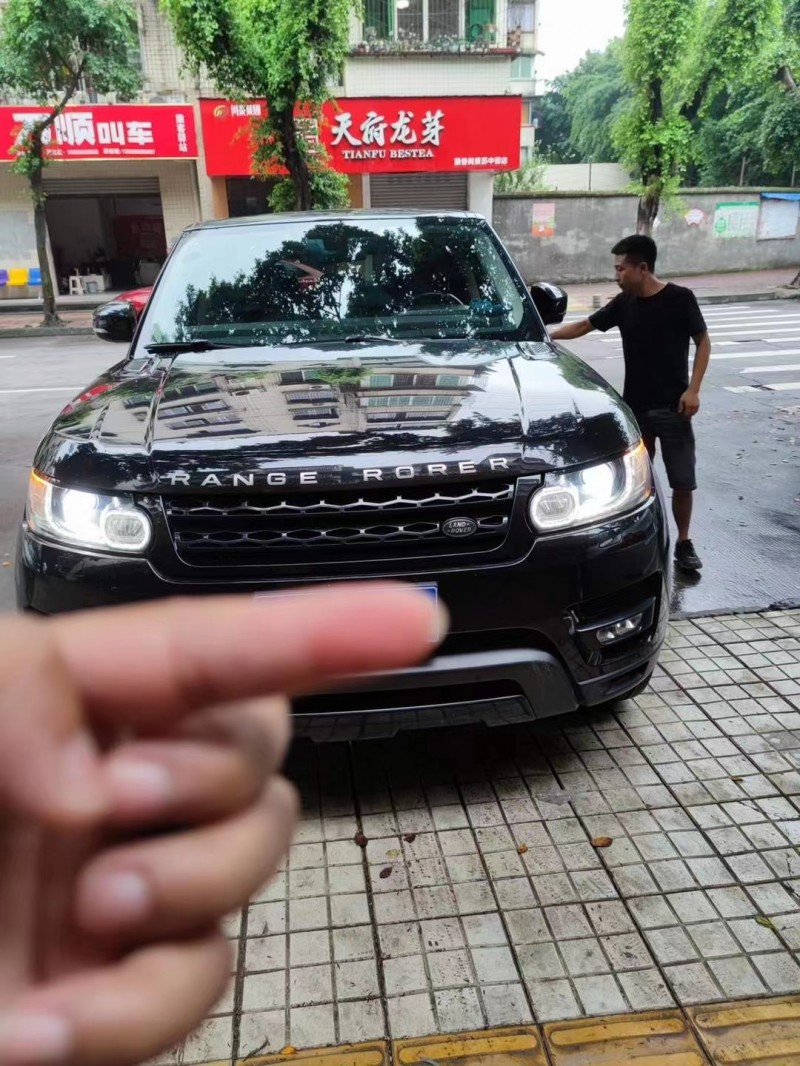 成都14年路虎揽胜运动1