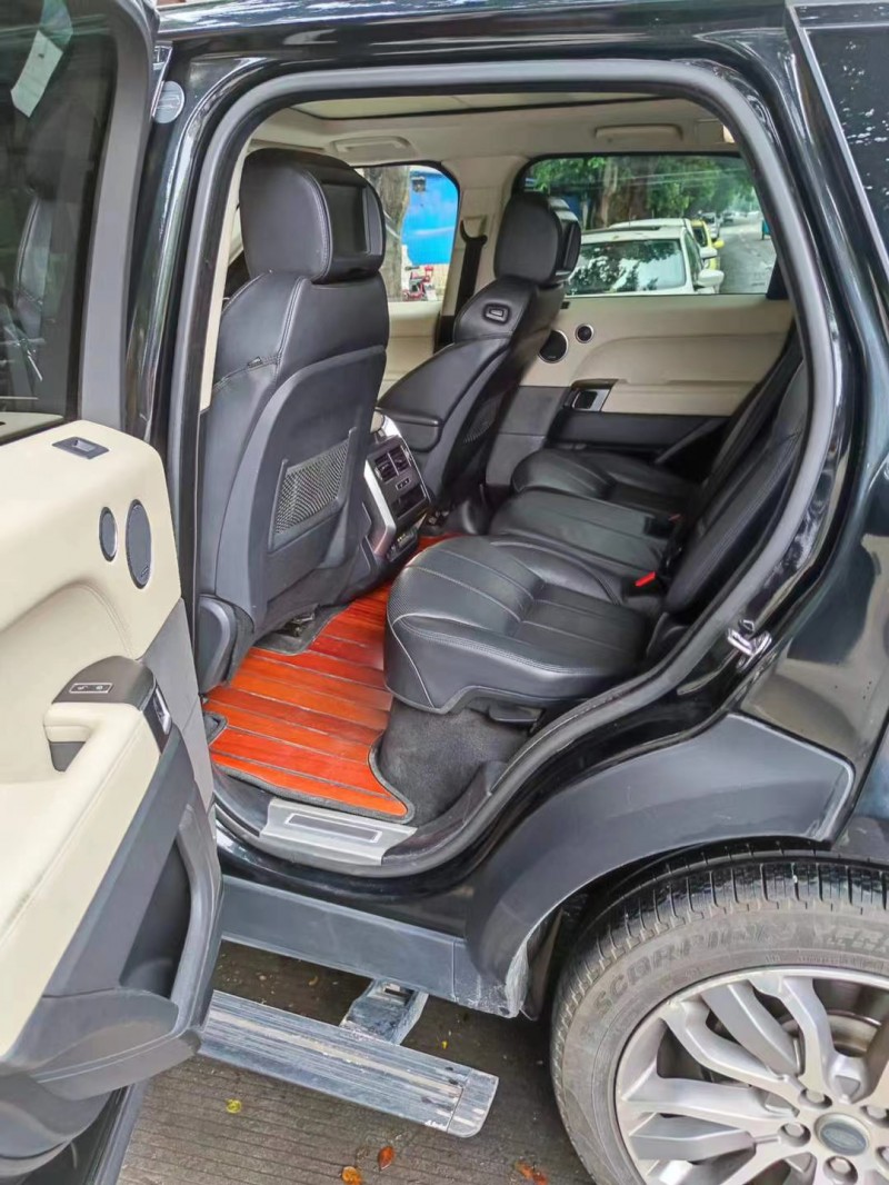 成都14年路虎揽胜运动5