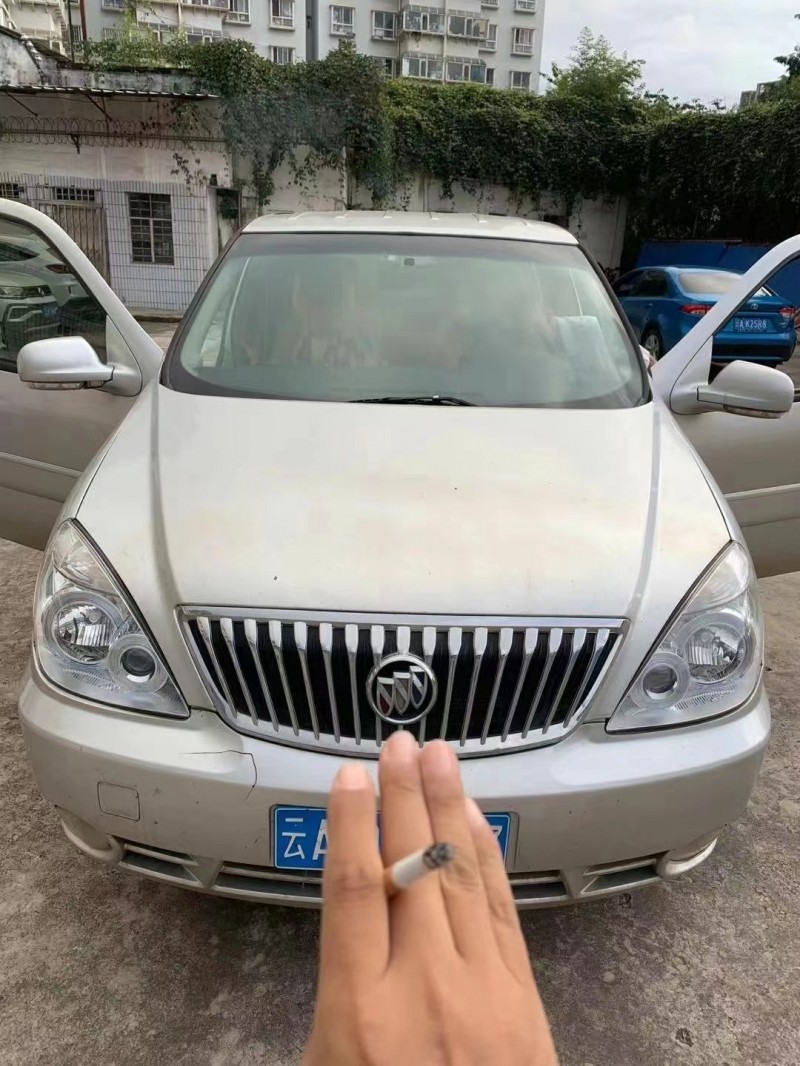 昆明17年別克GL81