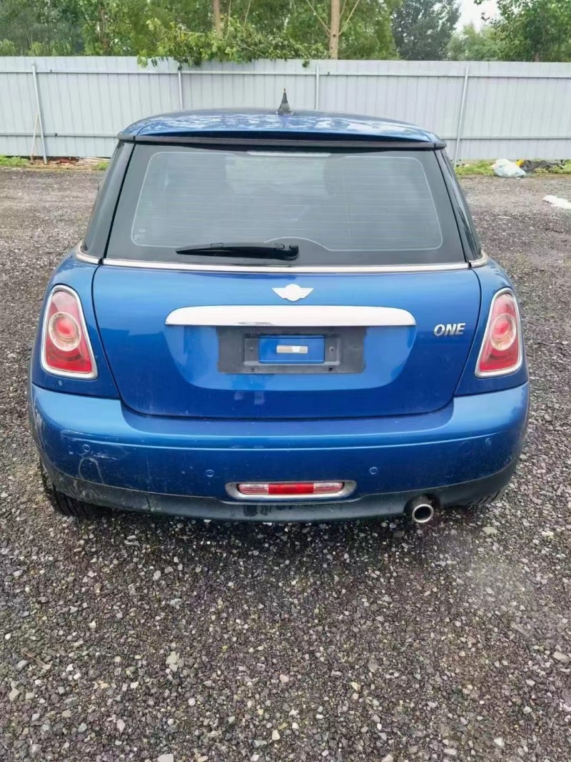 保定13年寶馬MINI4