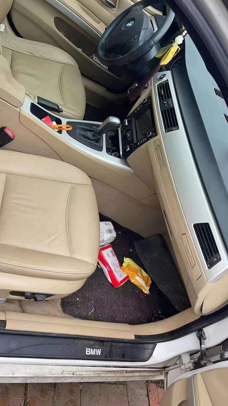 保定09年宝马3系4