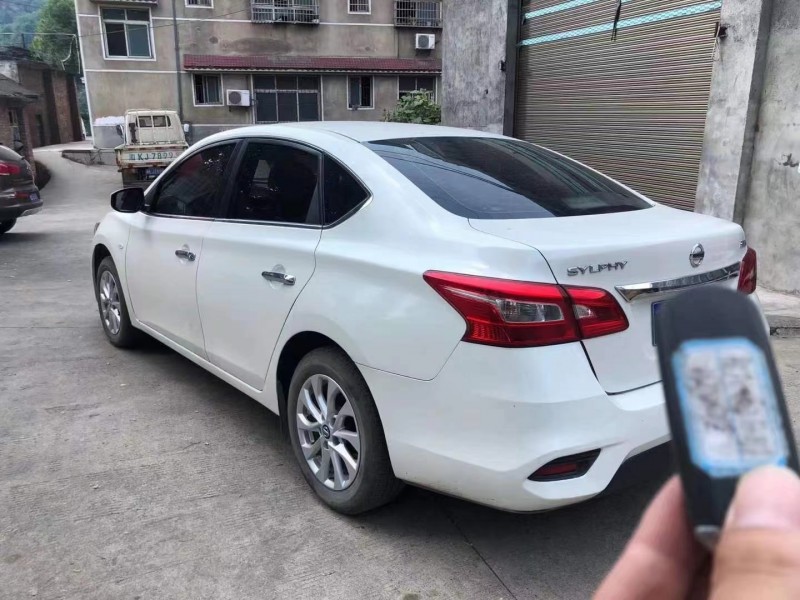 鷹潭19年日產軒逸8
