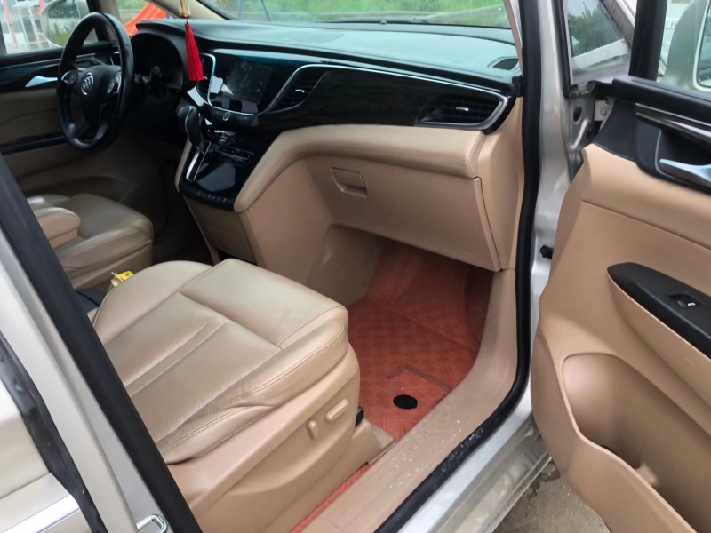 徐州17年别克GL82