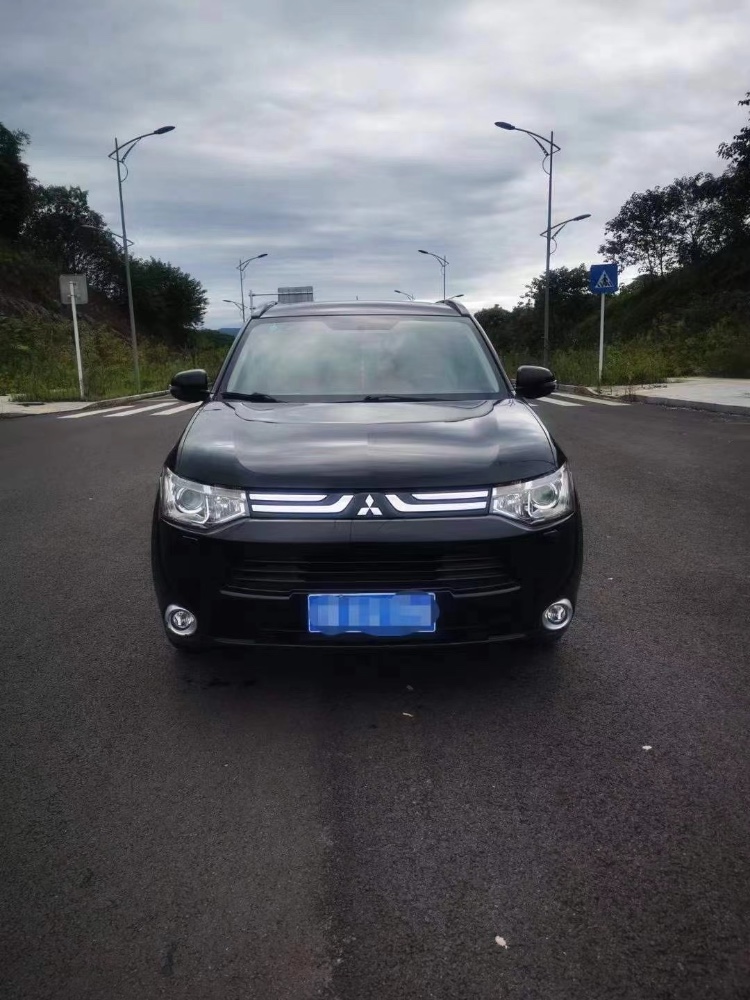 成都14年三菱欧蓝德8