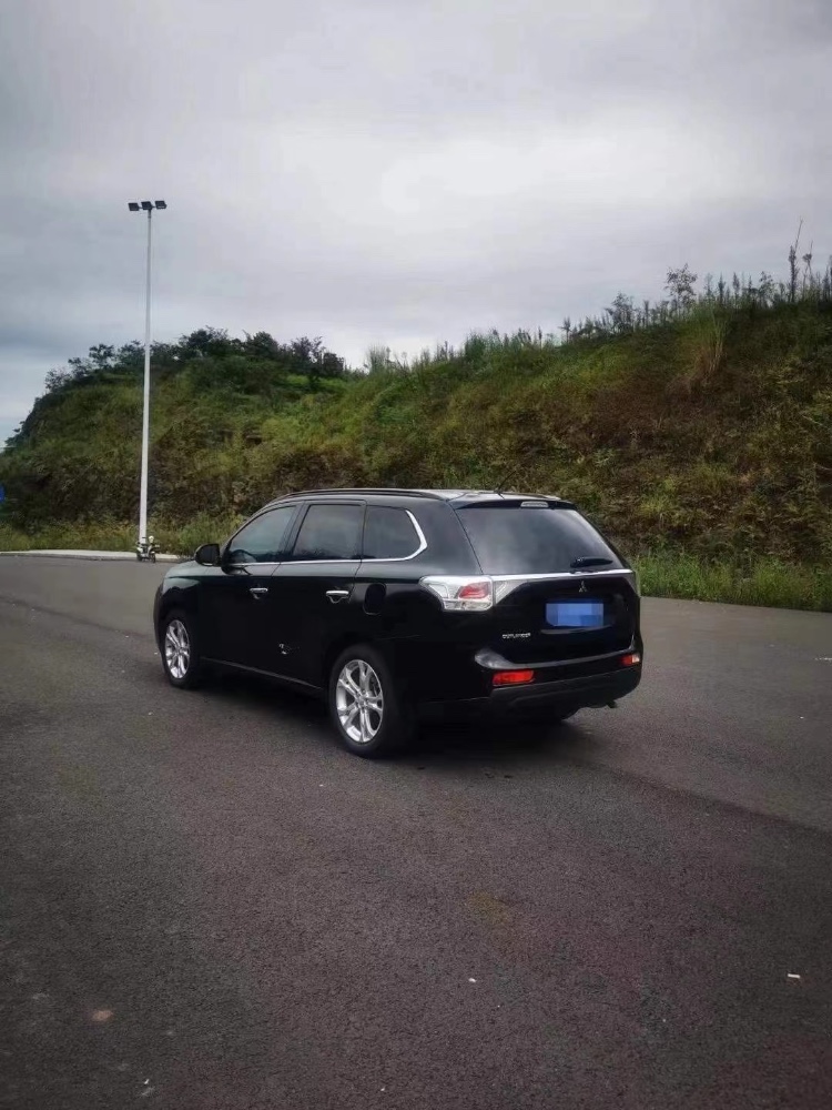 成都14年三菱欧蓝德6