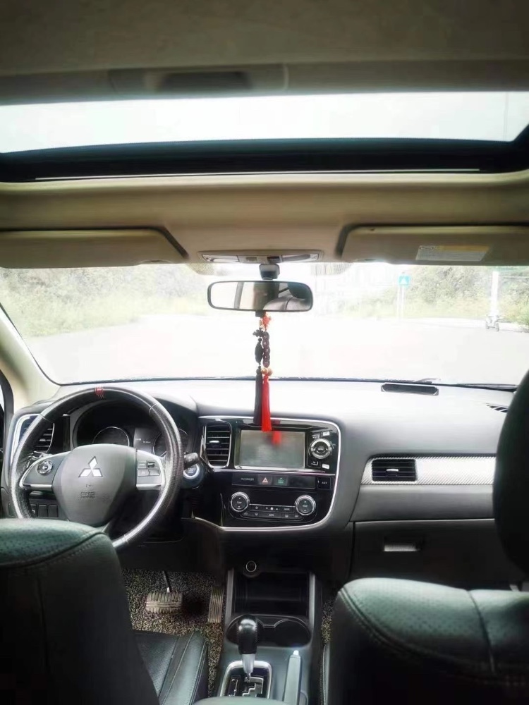 成都14年三菱欧蓝德2