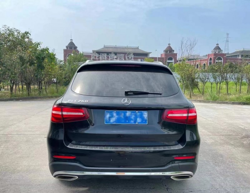 宜昌17年奔馳GLC1