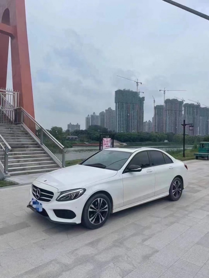 济宁18年奔驰C3