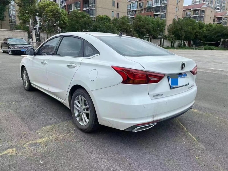 杭州20年長安汽車睿騁CC1