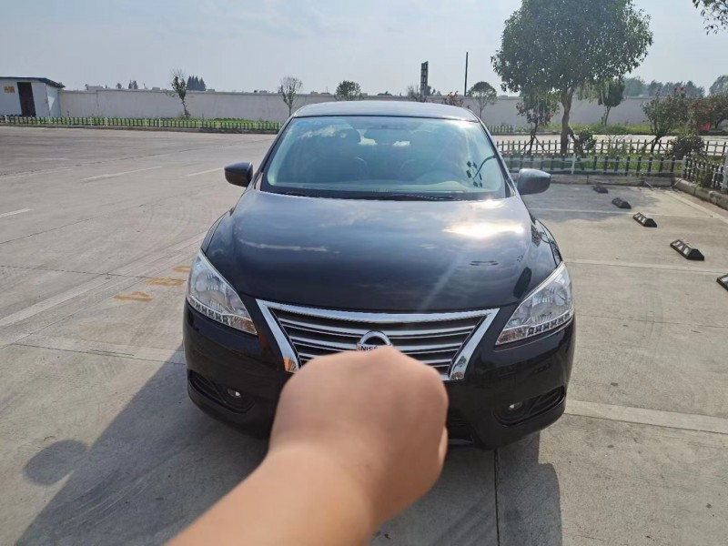 武汉15年日产轩逸1