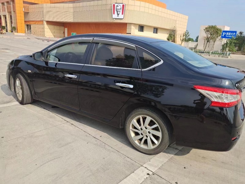 武汉15年日产轩逸4