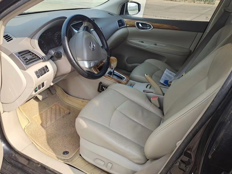 武汉15年日产轩逸5