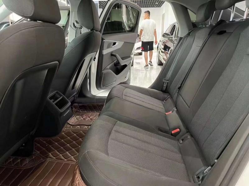 济宁19年奥迪A4L4