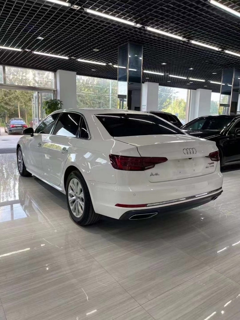 济宁19年奥迪A4L3