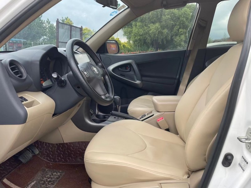 哈爾濱13年豐田RAV46