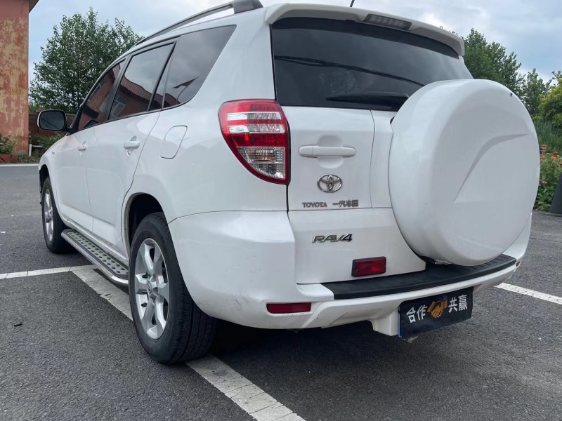 哈爾濱13年豐田RAV47