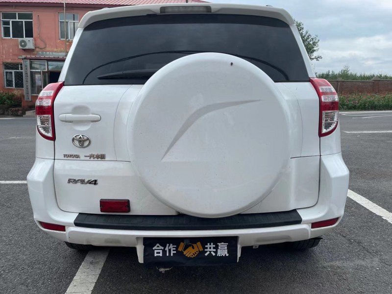 哈爾濱13年豐田RAV49