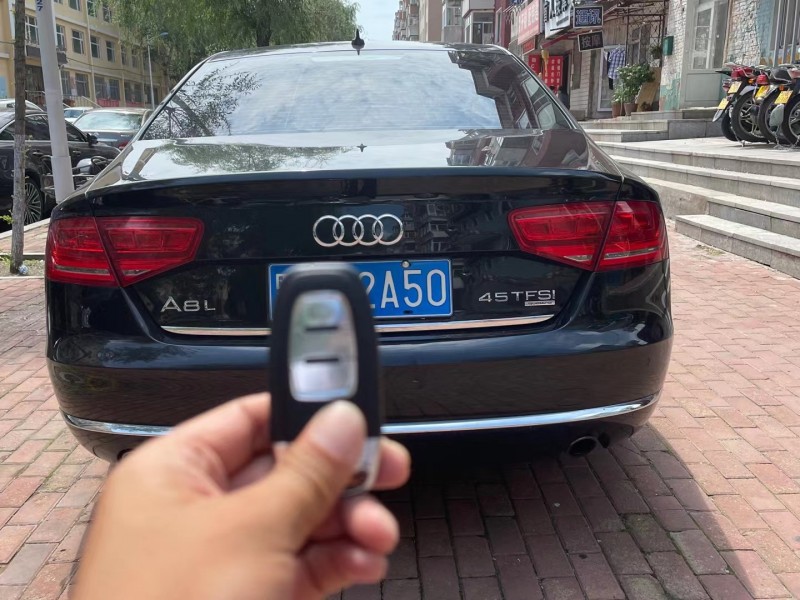哈爾濱12年奧迪A8L8