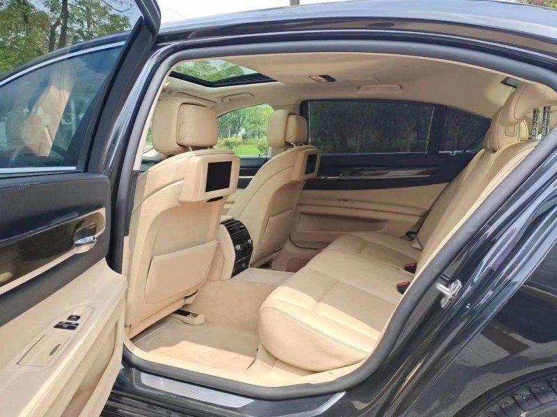 武汉12年宝马7系4