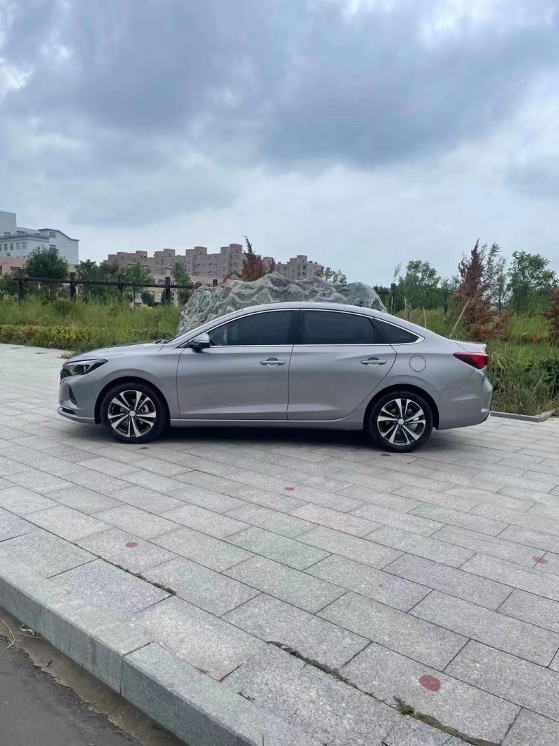 承德20年長安汽車逸動4