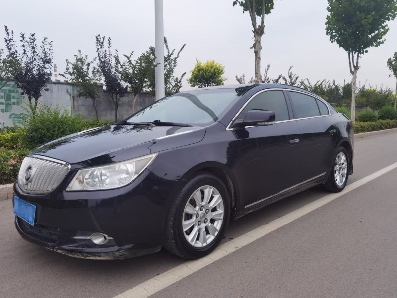 枣庄12年别克君越2