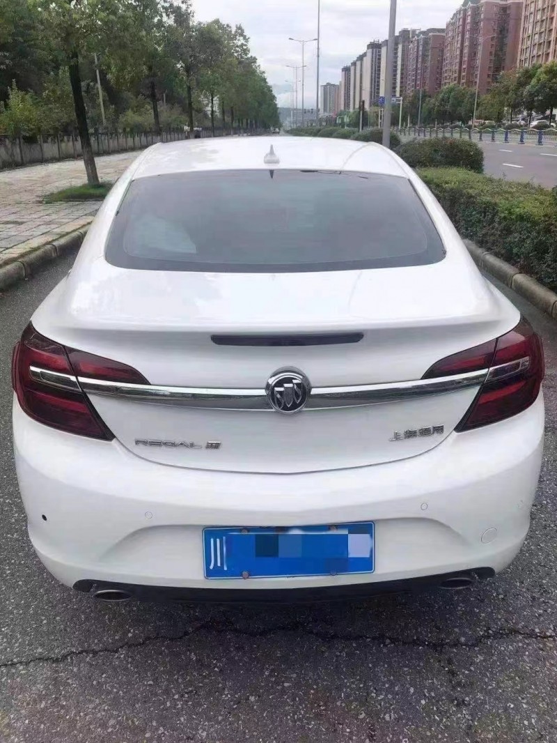 成都16年别克君威8