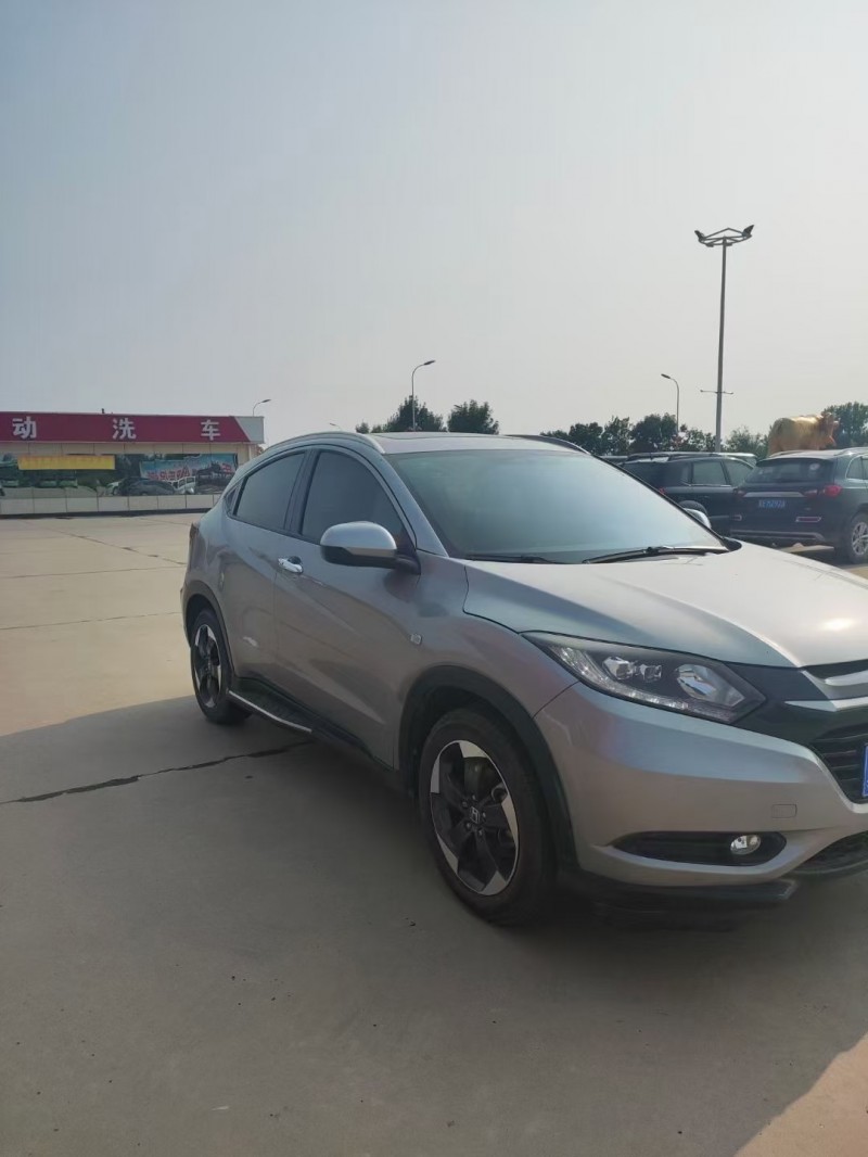 邢台17年本田缤智2