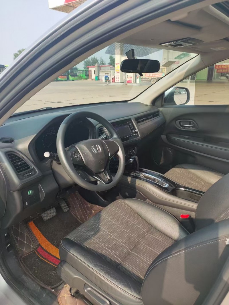 邢台17年本田缤智4