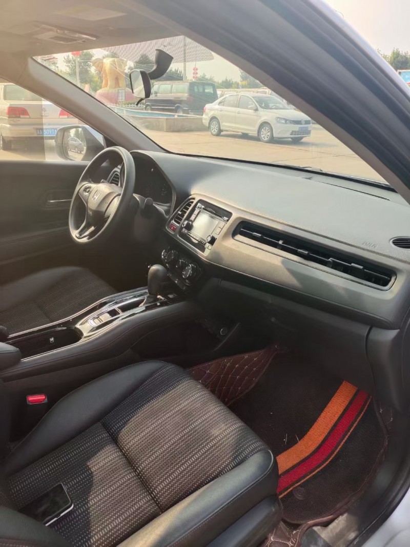 邢台17年本田缤智5