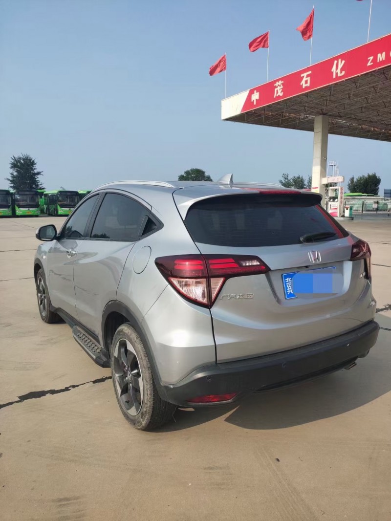 邢台17年本田缤智8