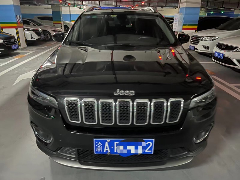 重慶19年Jeep自由光1