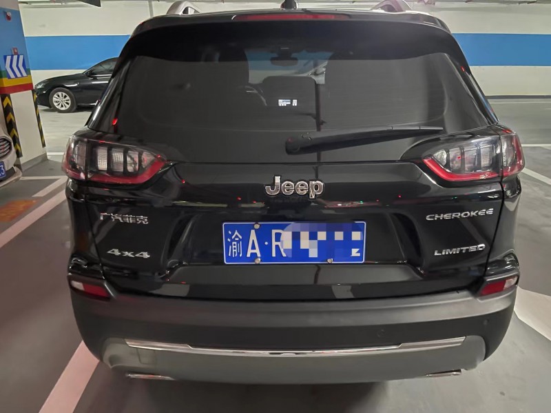 重慶19年Jeep自由光8
