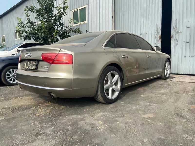 太原11年奧迪A8L7