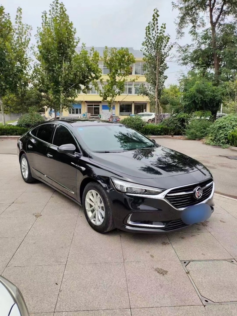 青岛20年别克君越2