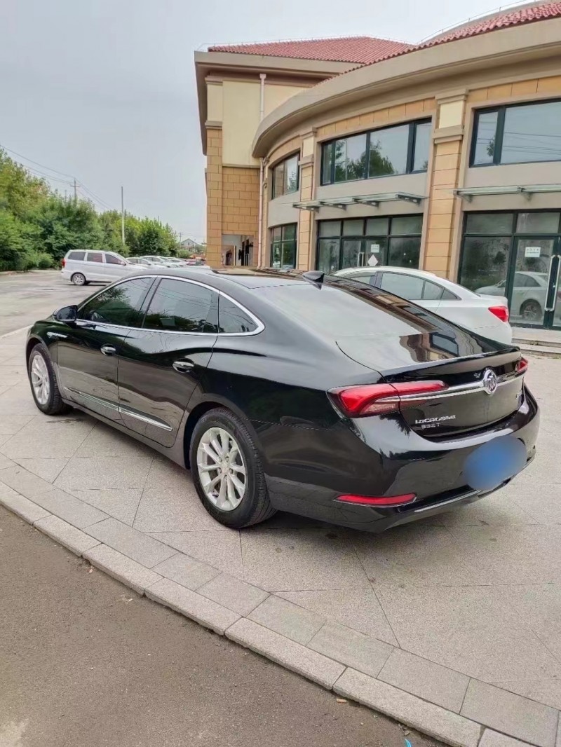 青岛20年别克君越5