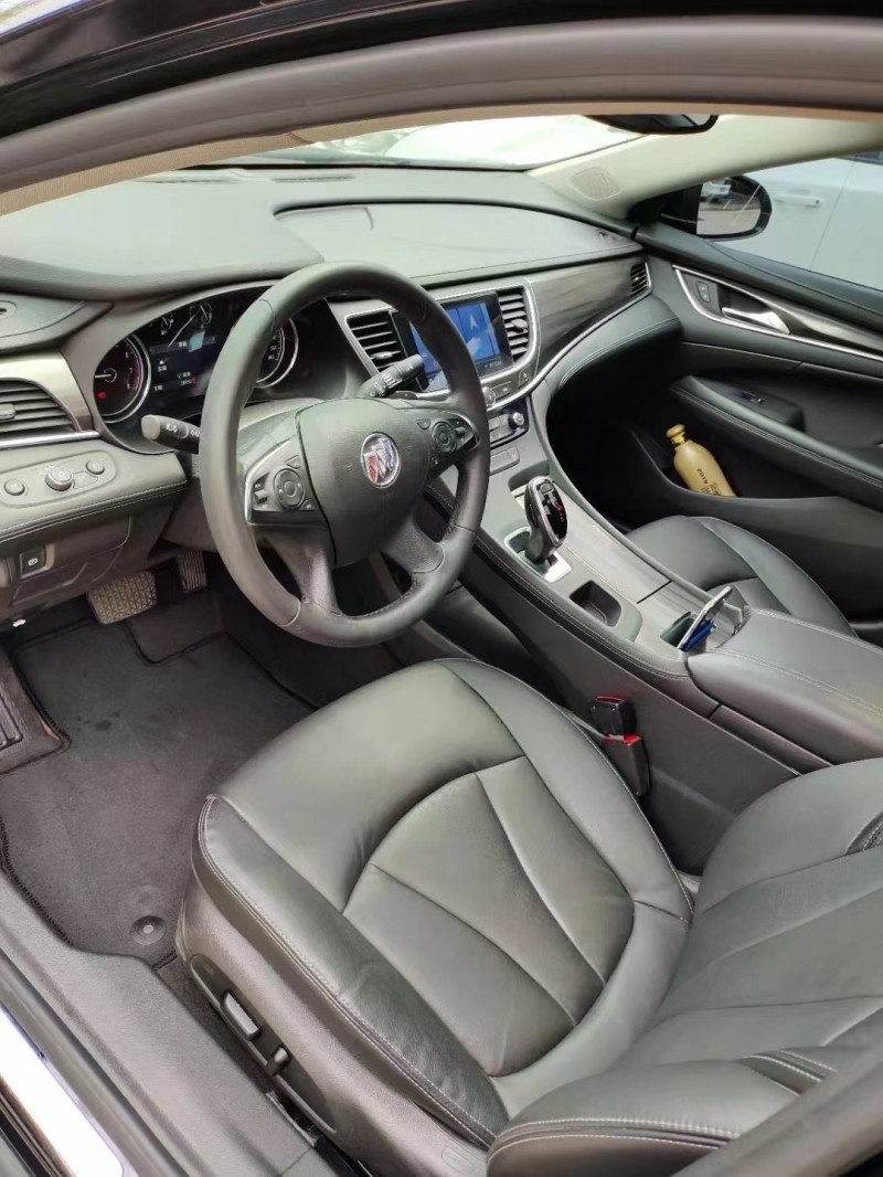 青岛20年别克君越7