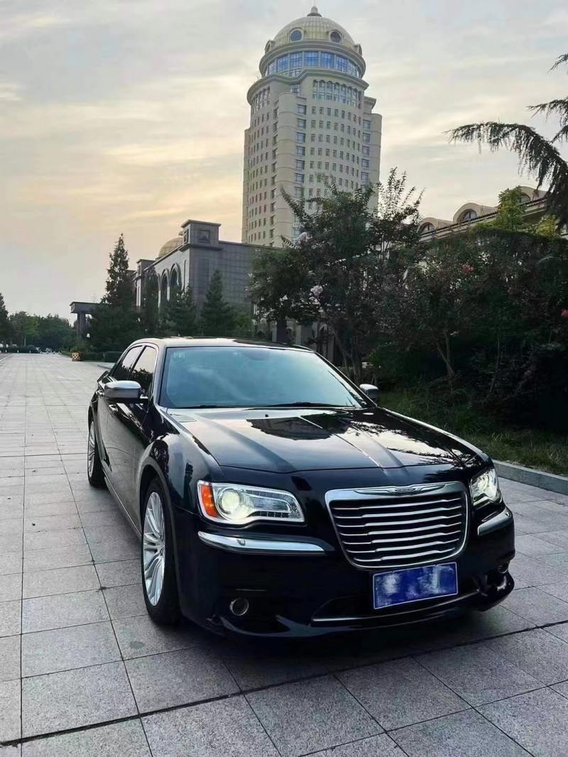 济宁16年克莱斯勒300C3