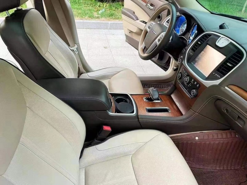 济宁16年克莱斯勒300C6