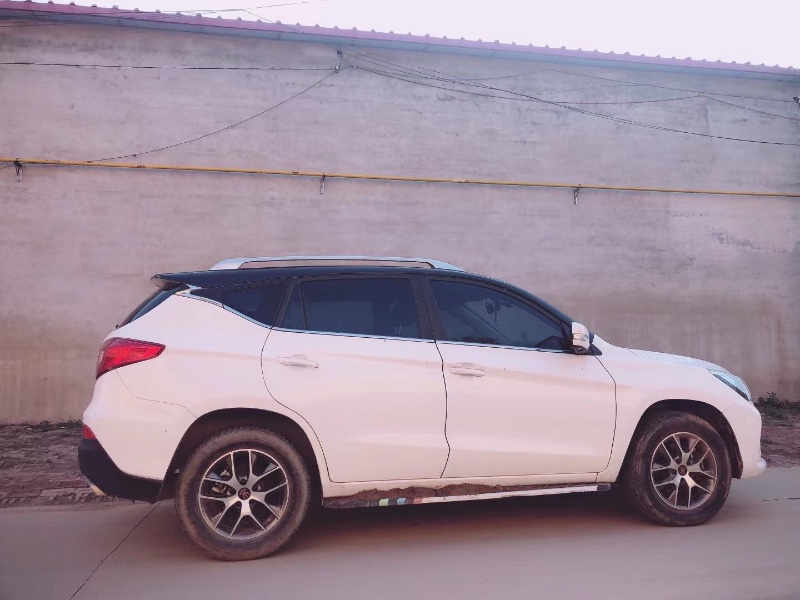 保定18年比亚迪宋4