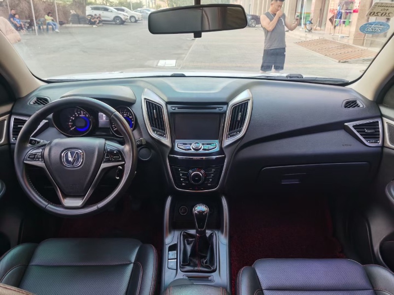 保定17年长安汽车CS758