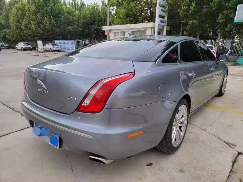 泰安15年捷豹XJ8