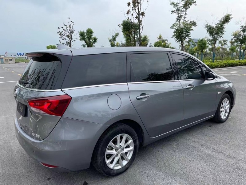 盐城18年别克GL64