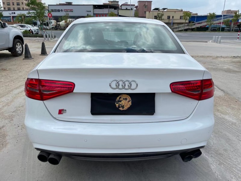 广州14年奥迪A4L8