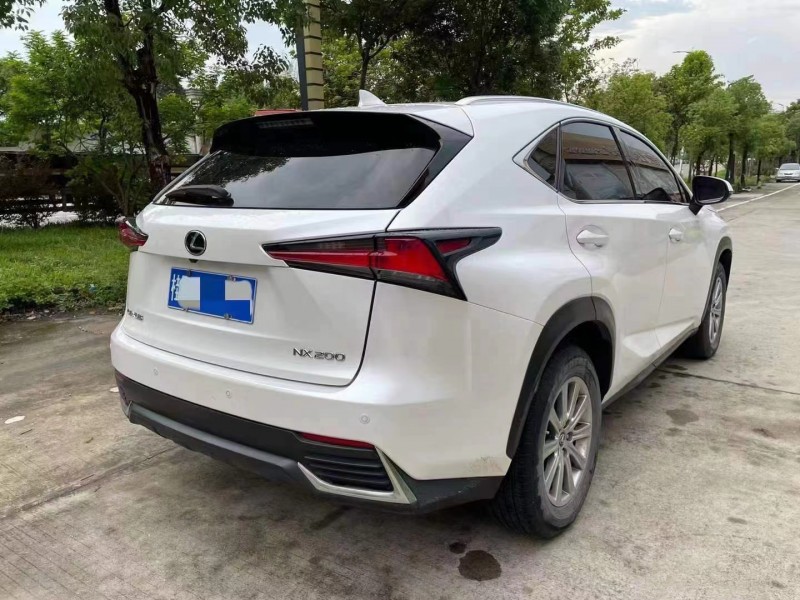江門19年雷克薩斯NX8